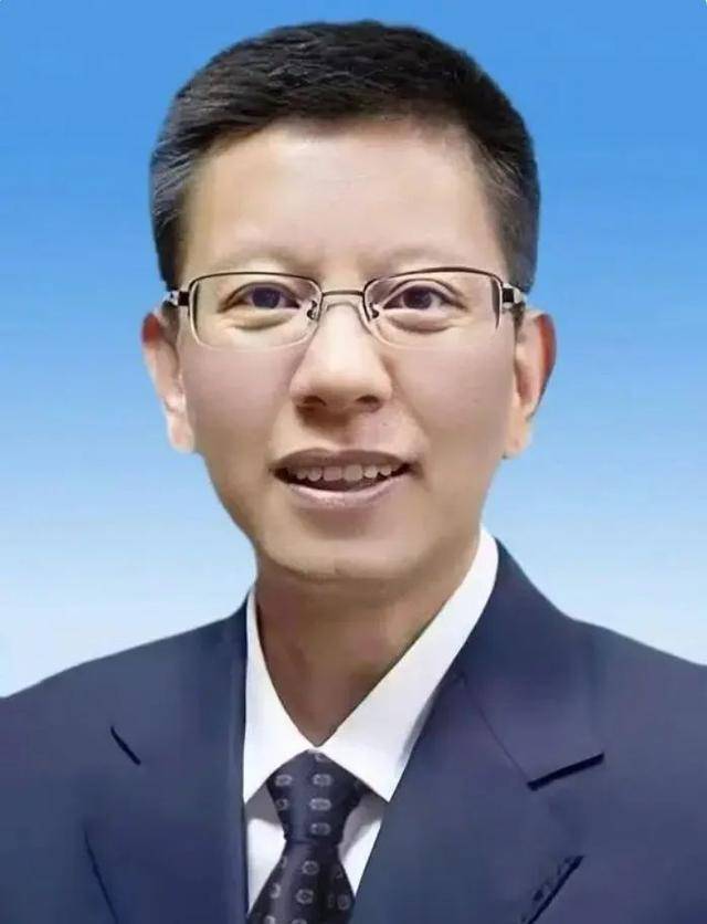 卸任市委书记3天后<strong></p>
<p>ico以太坊</strong>，55岁的他任省政府党组成员！