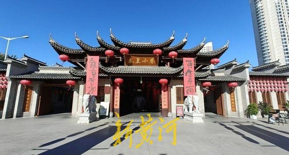 秦皇岛一网红夜市被指违规占用规划绿地却经营4年之久<strong></p>
<p>以太坊交易平台</strong>，当地回应：无审批手续 | 刚调查