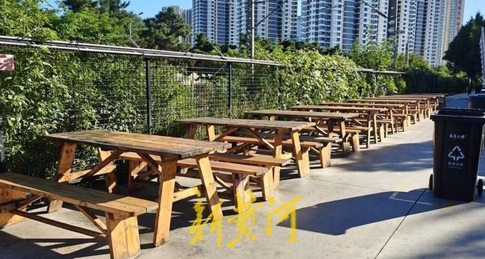 秦皇岛一网红夜市被指违规占用规划绿地却经营4年之久<strong></p>
<p>以太坊交易平台</strong>，当地回应：无审批手续 | 刚调查