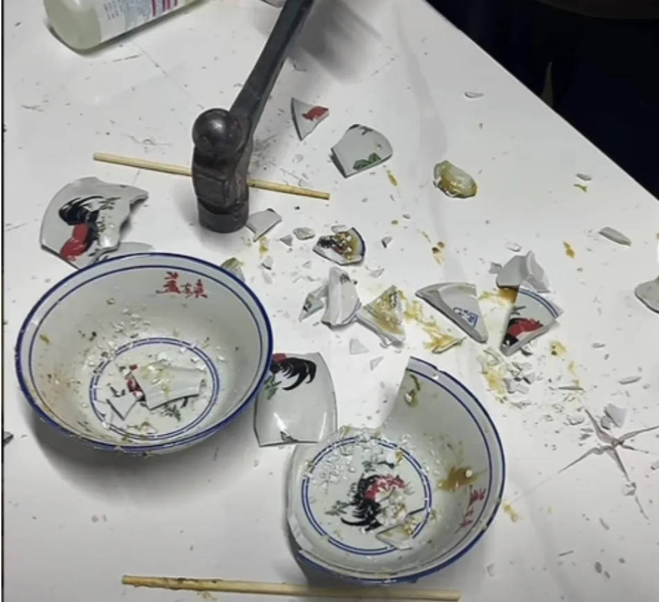 网红夫妇被传有传染病<strong></p>
<p>以太坊投资</strong>，餐馆砸餐具撇清？官方回应