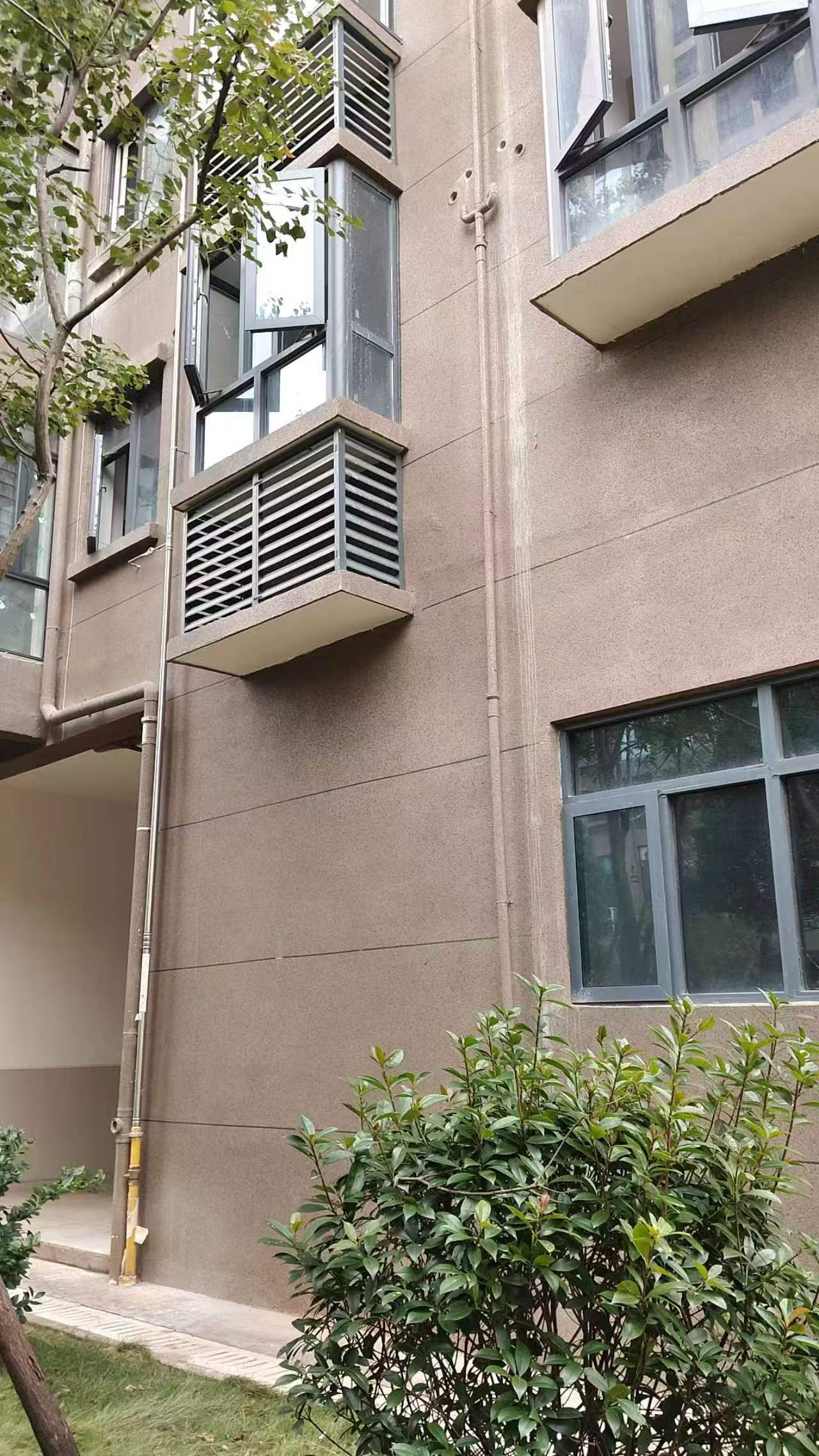 空调机位被楼下邻居占用<strong></p>
<p>eth算力</strong>，娄底女业主无法入住起诉索赔11万！邻居：我的也被占了