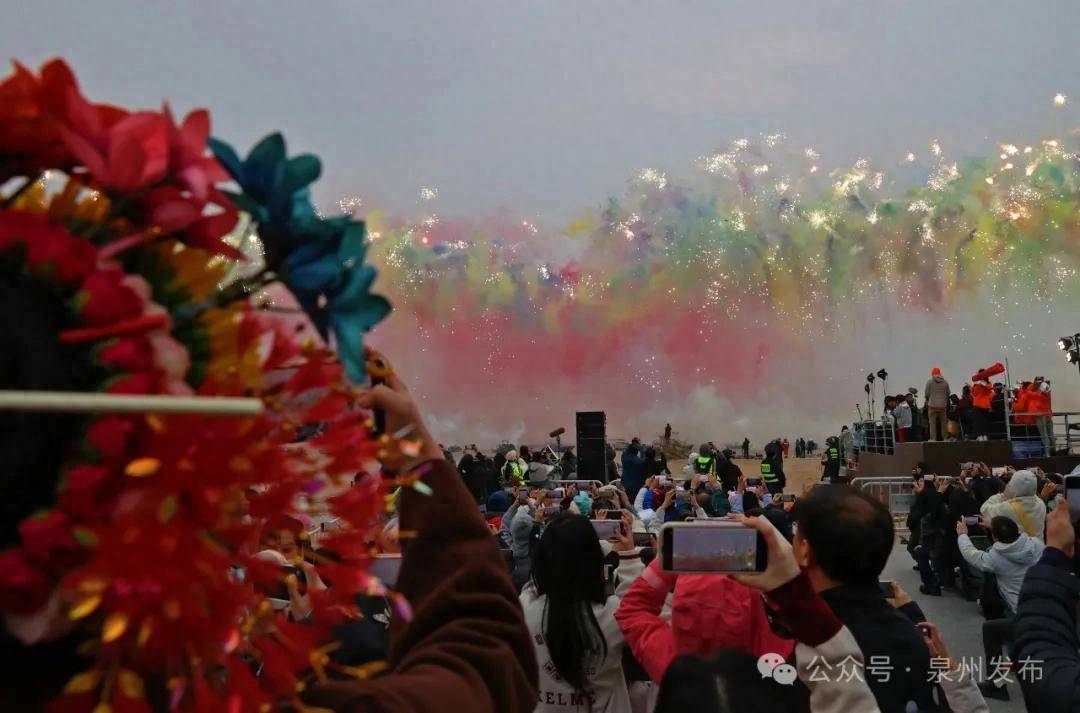 蔡国强烟花秀大量无人机坠海<strong></p>
<p>eth钱包地址</strong>，网友直呼遗憾，本人回应