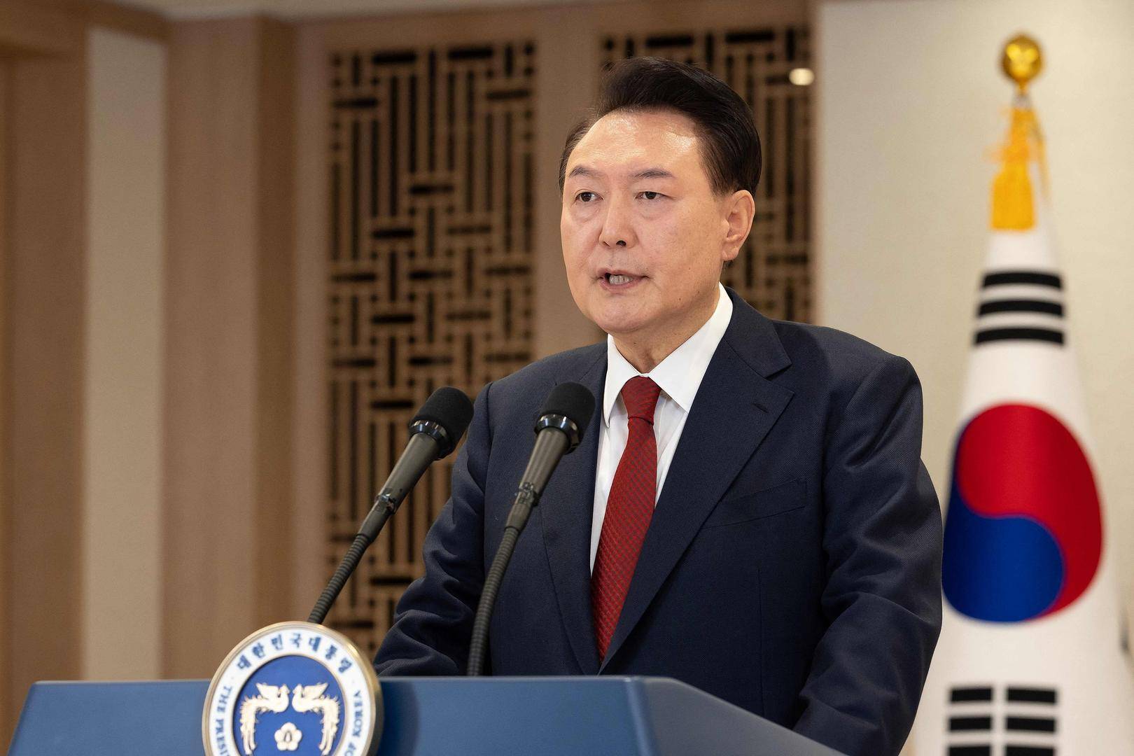 突然主张弹劾总统的韩国执政党党首：曾获尹锡悦多次提拔<strong></p>
<p>eth区块链</strong>，后因第一夫人惹怒“亲尹派”