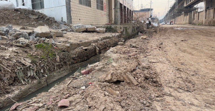 西安4岁男童遭两恶犬袭击重伤<strong></p>
<p>eth币价格</strong>，警方启用无人机搜寻现场
