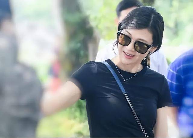 富商周旭辉<strong></p>
<p>eth币价格</strong>，44岁娶小12岁女星童蕾，获刑3年后，妻女过得如何？