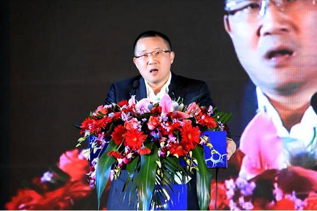 富商周旭辉<strong></p>
<p>eth币价格</strong>，44岁娶小12岁女星童蕾，获刑3年后，妻女过得如何？