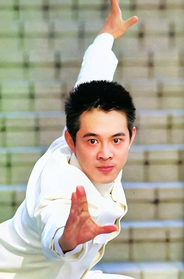 李连杰:后事一切从简<strong></p>
<p>比特币价格今日行情</strong>，不用立碑也不用办丧事，树葬海葬都可以