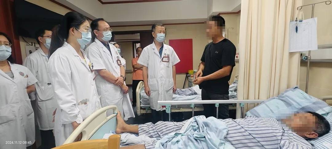 广州一“老酒鬼”路边捡到宝<strong></p>
<p>一个比特币要挖多久</strong>，笑着笑着倒下了……