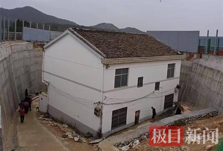 “没料到政府宁可多花钱让公路改道”<strong></p>
<p>比特币美元</strong>，江西“最强钉子户”独守孤房