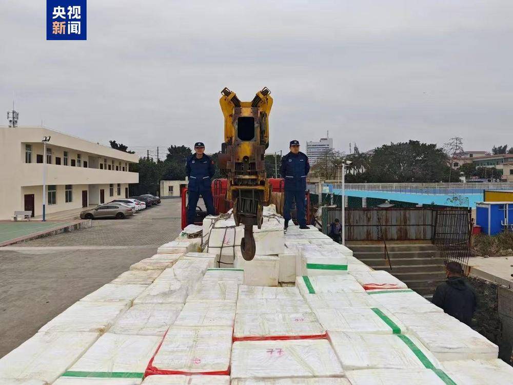 共计4.13吨<strong></p>
<p>比特币美元</strong>！广西北海海警查获一起涉嫌走私水果案