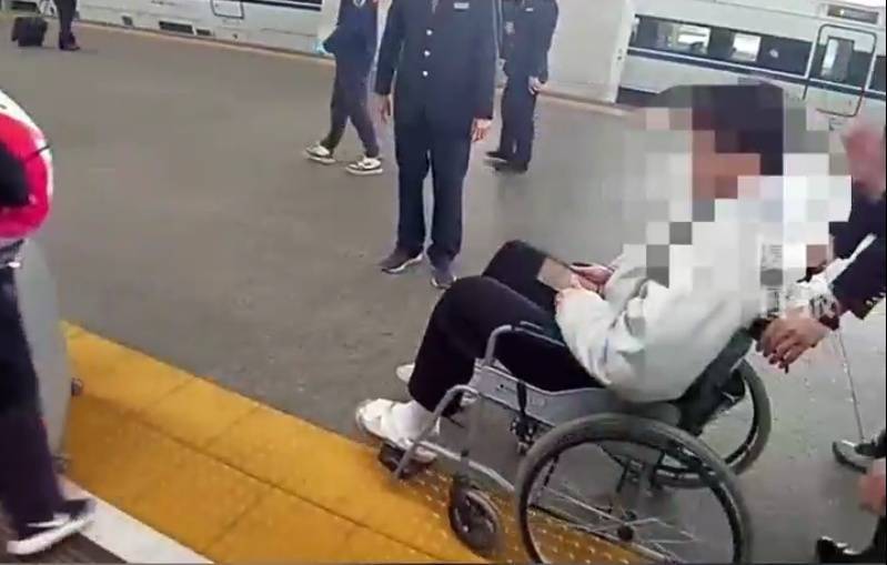 “救命<strong></p>
<p>比特币交易</strong>，我不想死”！厦门北站，D131次列车突发！