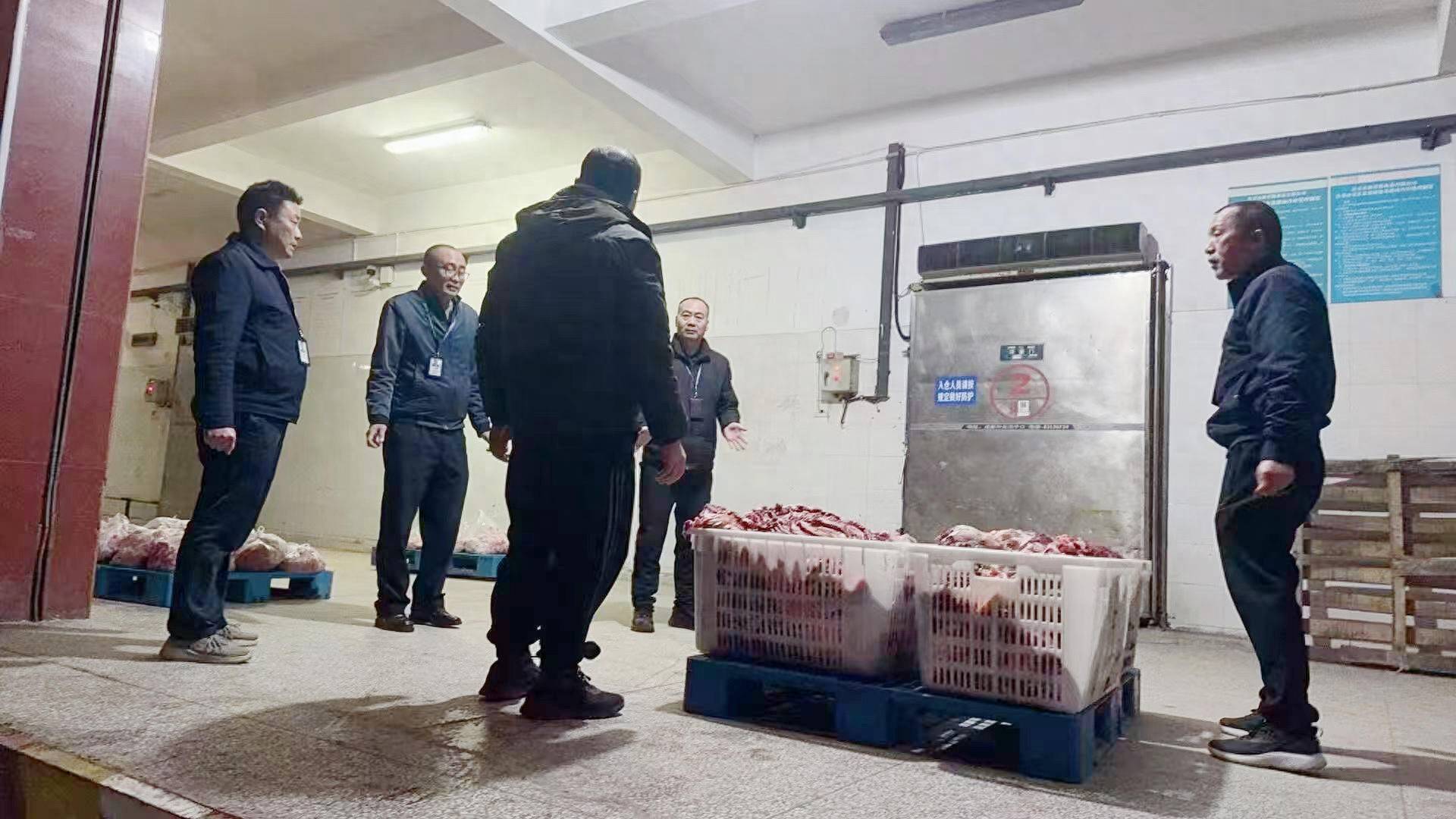 给活牛插管注水每头增重80斤！四川荣县警方破获一起售卖注水牛肉案<strong></p>
<p>比特币矿机</strong>，5人被抓