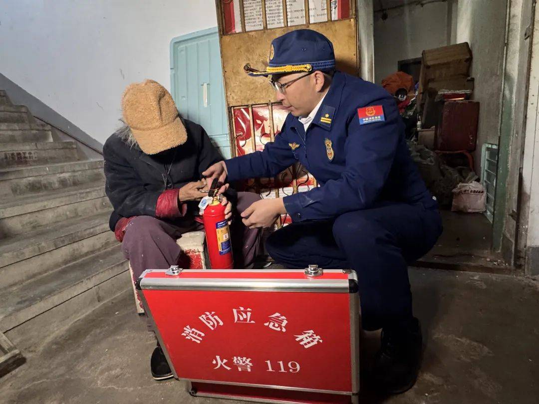 退休金超9000<strong></p>
<p>比特币价格实时行情</strong>，91岁老人家中却“垃圾成山”！原因心酸