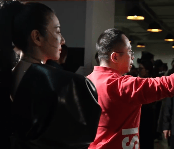 周鸿祎回应参演的短剧辣眼睛：黄奕诱惑<strong></p>
<p>今日比特币</strong>我的剧情是DeepSeek设计的