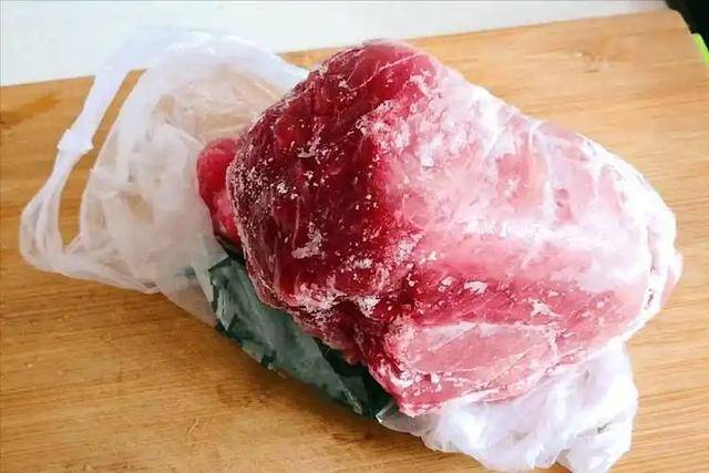 长期吃久冻的肉危害大<strong></p>
<p>比特币大跌</strong>？冰箱里的肉冻多久就不能吃了？医生说清楚