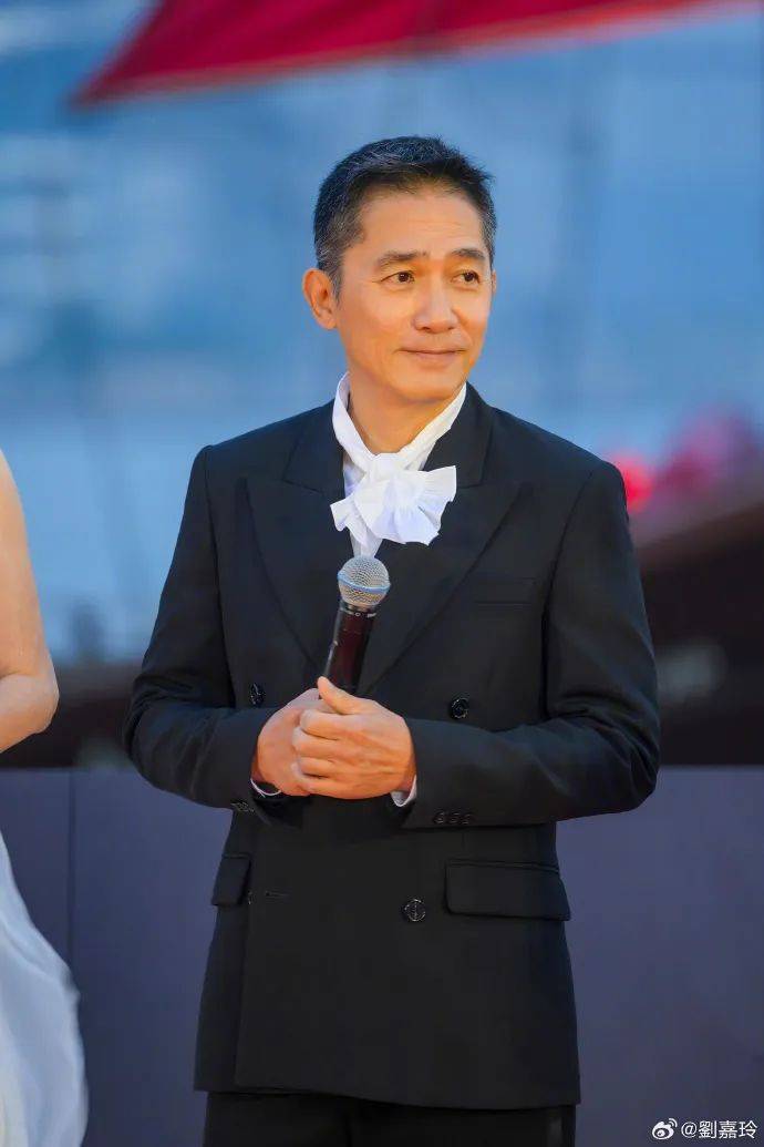 刘嘉玲连发10多张梁朝伟照片：他都不知道自己帅<strong></p>
<p>比特币中国交易平台</strong>！头发白了也不肯染