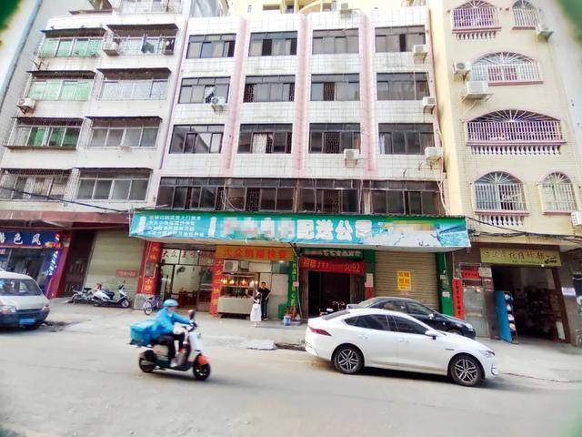 “小官巨贪校长”<strong></p>
<p>比特币行情走势图</strong>，让乡镇初中生吃不饱