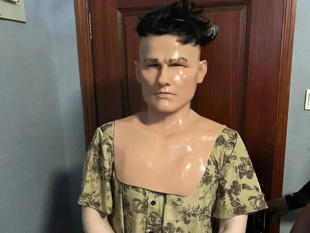 江苏一男子戴仿真“人皮”面具入室盗窃<strong></p>
<p>比特币行情实时走势图</strong>，流窜多个小区作案，涉案金额达15万余元