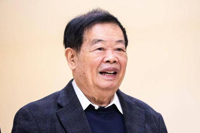 曹德旺:福耀科大8亿预算招50个学生<strong></p>
<p>比特币行情实时走势图</strong>，面向河南等5省招生