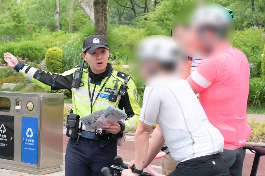 对“暴骑团”出手<strong></p>
<p>比特币暴跌上千美元</strong>！浦东交警严查违法骑行：公路不是竞技场