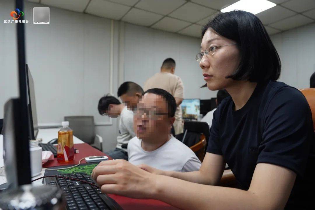 雷霆出击<strong></p>
<p>1比特币多少人民币</strong>！武汉警方一举抓获32名“白富美”