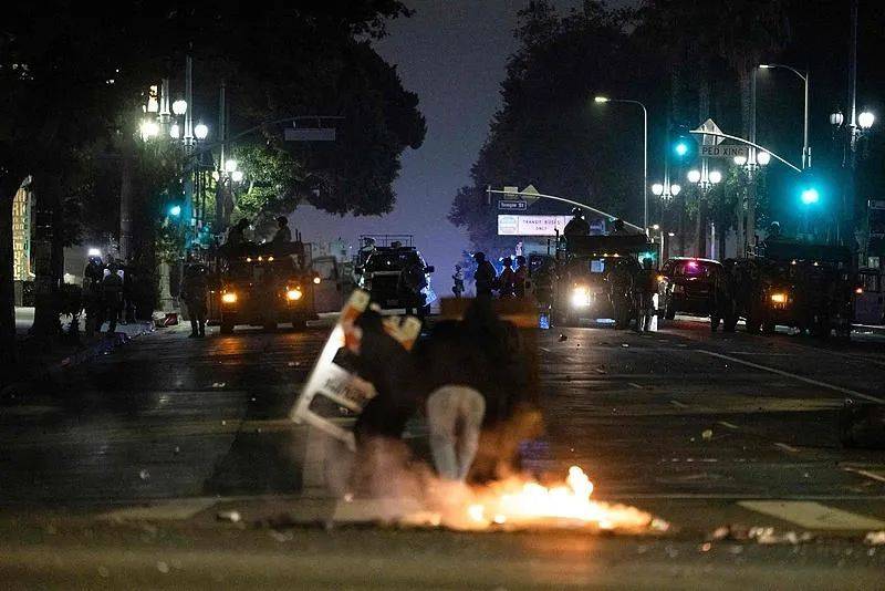 加州州长：过来抓我啊；特朗普：抓他<strong></p>
<p>比特币工厂</strong>，这很棒！
