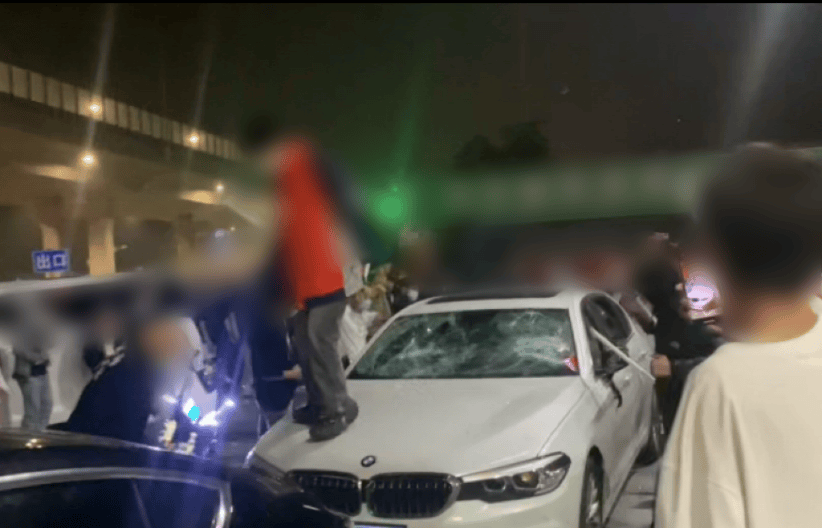 加油站内砸车打人<strong></p>
<p>核算</strong>，23名嫌疑人被临沂警方抓获