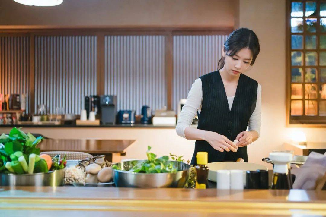 “包月800<strong></p>
<p>核算</strong>，不谈恋爱”，上门做饭的年轻人有多抢手