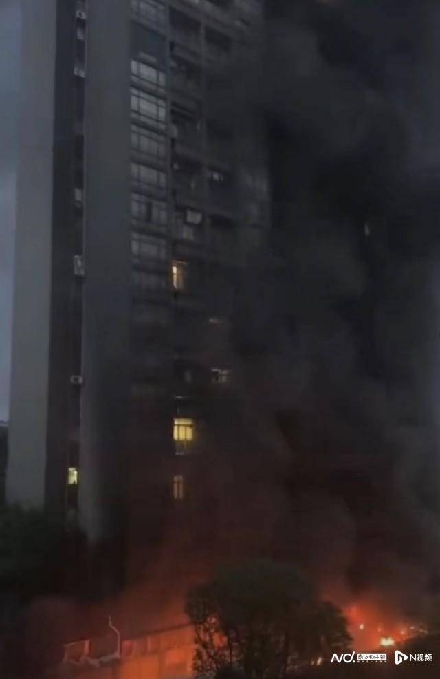 东莞一小区逾百辆电动自行车烧毁<strong></p>
<p>币安手续费</strong>！住户睡梦中被叫醒撤离逃生