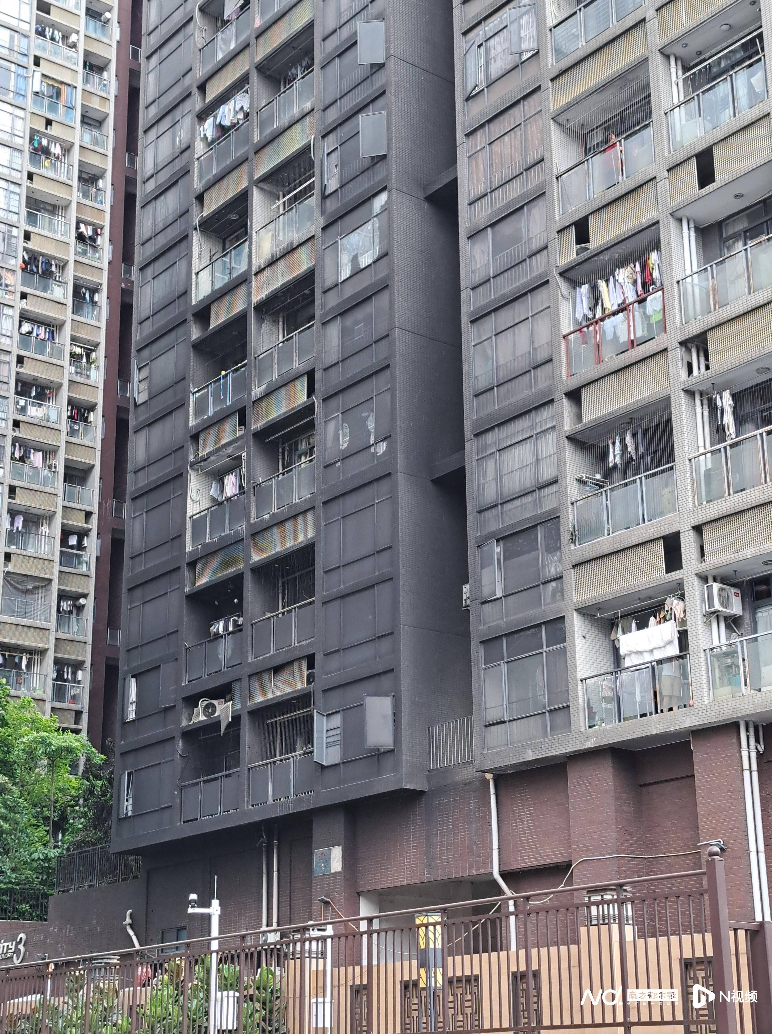 东莞一小区逾百辆电动自行车烧毁<strong></p>
<p>币安手续费</strong>！住户睡梦中被叫醒撤离逃生