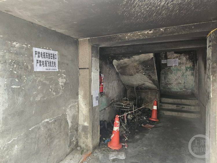 成都一小区电瓶车楼道“飞线充电”酿火灾<strong></p>
<p>币安api</strong>，一家四口1死2伤，涉事车主被刑拘