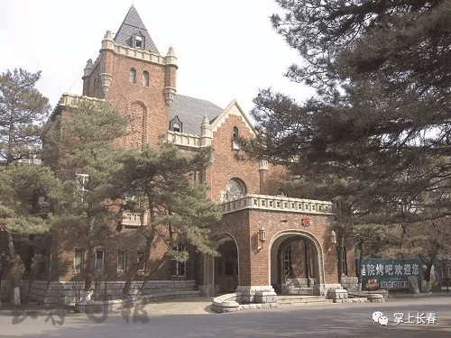 “能不吊顶就不吊顶<strong></p>
<p>币安app官网</strong>，能不贴砖就不贴砖”，吉林省委书记调研历史建筑修缮