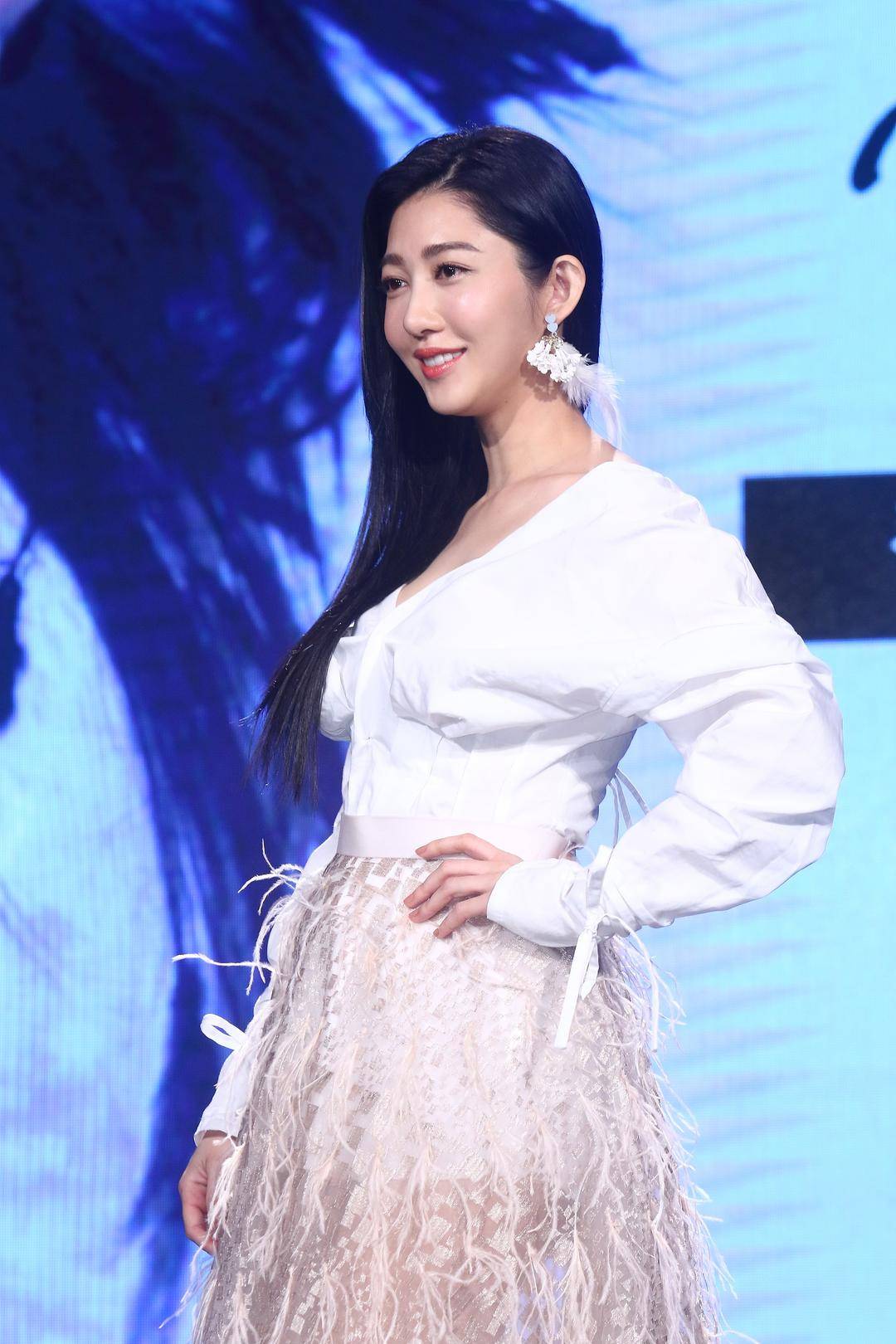 女演员竟用微波炉煮鸡蛋<strong></p>
<p>币安市值</strong>，结果鸡蛋在眼前爆炸，受伤后发声