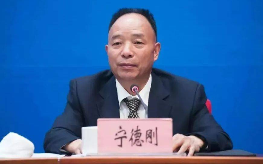 市委原书记、市政协原主席、原董事长<strong></p>
<p>波场tron官网</strong>，云南3天通报3人落马