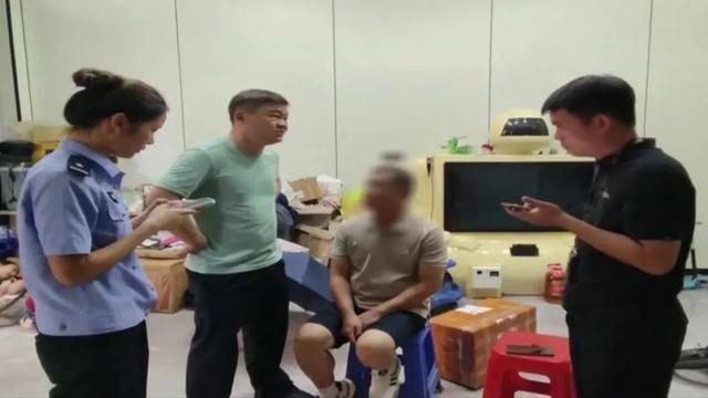 广西男子一口气花38.8万元买了40台手机<strong></p>
<p>狗狗币价格今日行情</strong>，民警很快找上门……