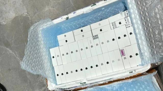 广西男子一口气花38.8万元买了40台手机<strong></p>
<p>狗狗币价格今日行情</strong>，民警很快找上门……