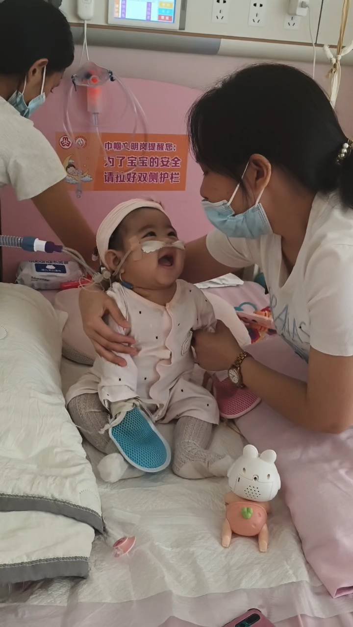 奶奶在哭<strong></p>
<p>狗狗币行情</strong>，宝宝在笑！40天女婴重病，00后父亲割肝救女，术后这一幕让网友泪奔