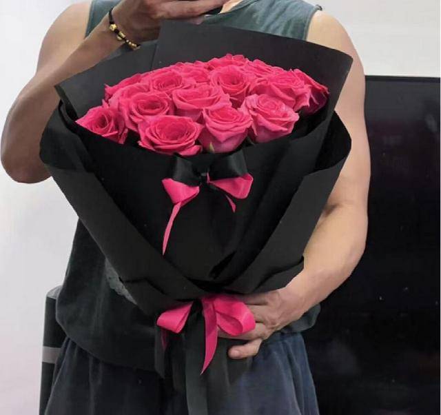 七夕不送玫瑰改送花菜<strong></p>
<p>狗狗币行情</strong>！这一届年轻人“反套路”重新定义浪漫