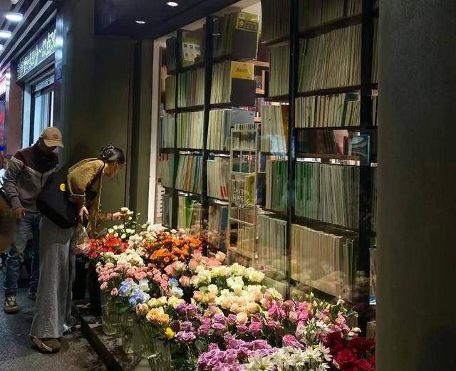 七夕不送玫瑰改送花菜<strong></p>
<p>狗狗币行情</strong>！这一届年轻人“反套路”重新定义浪漫