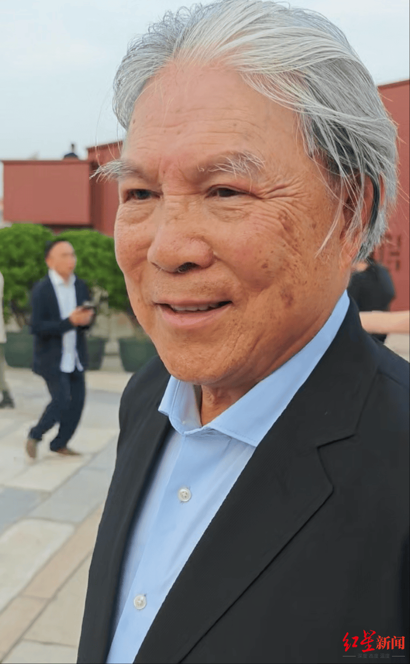 霍震霆：在阅兵仪式中<strong></p>
<p>狗狗币交易平台</strong>，看到了国家的国防能力和国家发展
