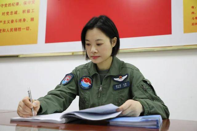 阅兵最帅女机长<strong></p>
<p>狗狗币创始人</strong>，是她！