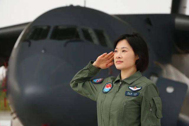 阅兵最帅女机长<strong></p>
<p>狗狗币创始人</strong>，是她！