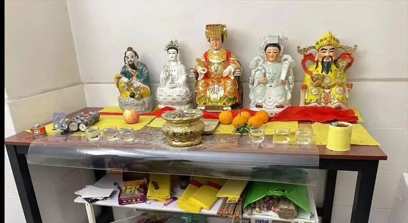 男子自称“玉皇大帝”<strong></p>
<p>火币app</strong>，奸淫妇女10人，敛财超500万元