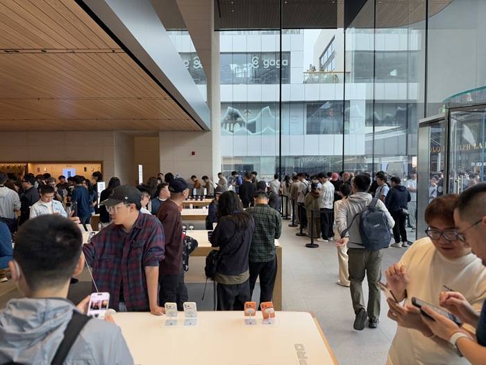 iPhone 17正式开售<strong></p>
<p>中国火币网</strong>，橙色Pro Max黄牛最高加价1500元