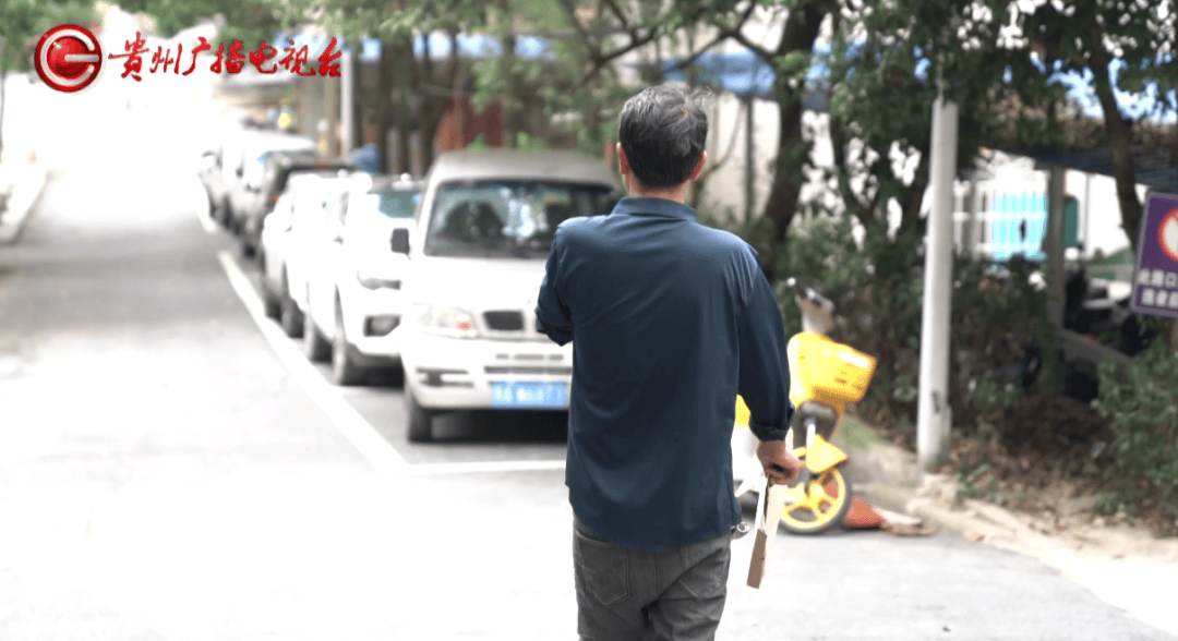 心酸！12岁男孩“独居”贵阳一安置房内<strong></p>
<p>中国火币网</strong>，父亲回应：迫于无奈，因为……