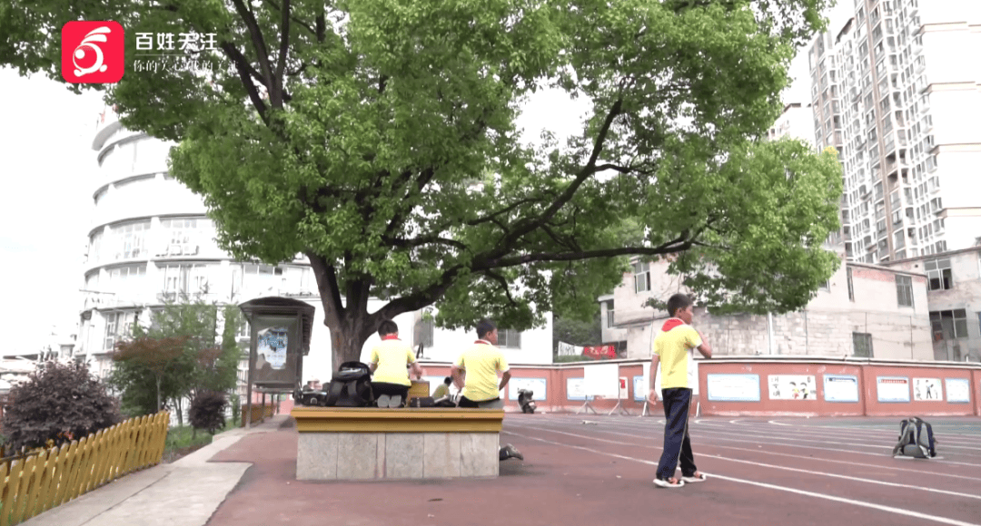 心酸！12岁男孩“独居”贵阳一安置房内<strong></p>
<p>中国火币网</strong>，父亲回应：迫于无奈，因为……