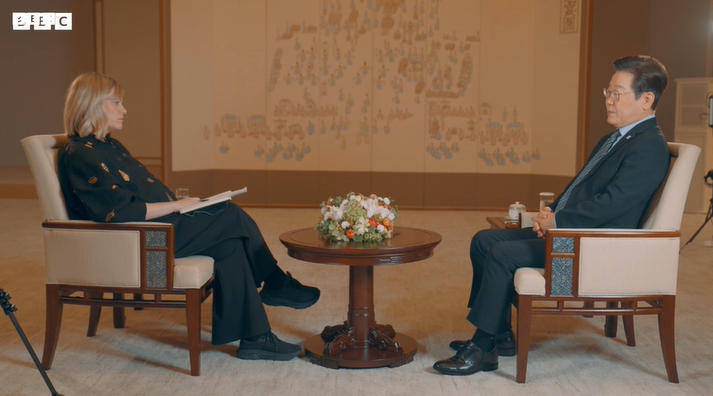 韩国总统李在明声称：看到中俄朝走近<strong></p>
<p>火比特币</strong>，我们很难做