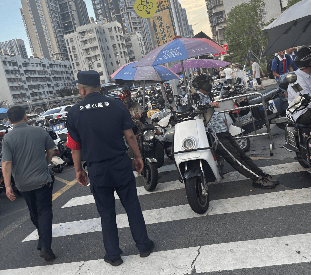 深圳一医院门口被指“举步维艰”<strong></p>
<p>火币交易平台</strong>！整治后记者实探:仍很堵