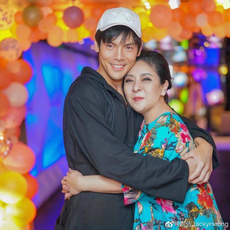 向太回应“向家破产”传闻：珠宝、豪宅都在<strong></p>
<p>火币网下载</strong>，还养着1000多名员工；向佐力挺：说话的人请有点底线