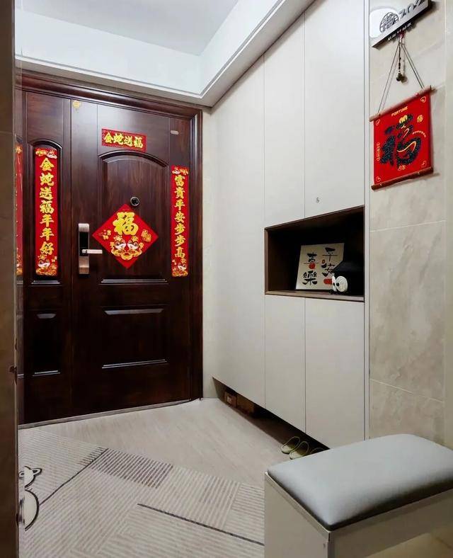 物业“不让门口放鞋子”<strong></p>
<p>火币网下载</strong>，门口放鞋柜违法吗？
